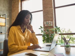 Liberdade, renda e propósito aos 40+: comece sua jornada online hoje mesmo.