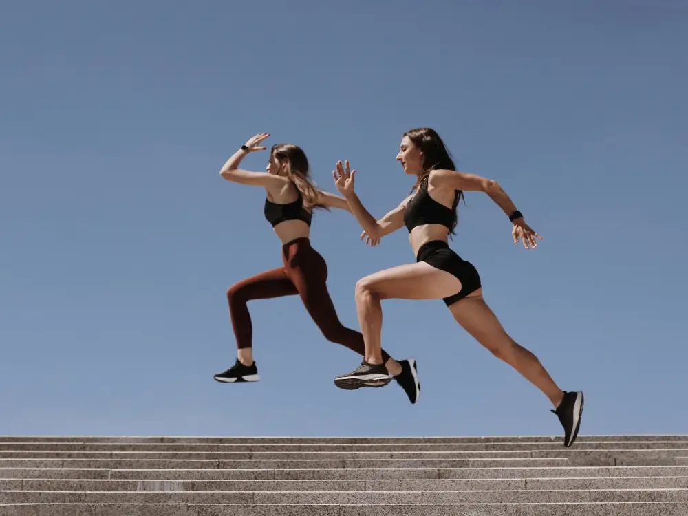 “Queda de estrogênio aos 40+: o que muda no corpo, na mente e na pele — e como lidar com tudo isso com leveza e consciência.”