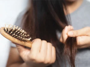 "Entender a causa da queda é o primeiro passo para fortalecer o cabelo — e a autoestima."