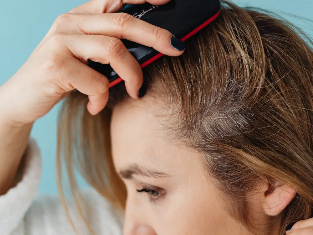 "Entender a causa da queda é o primeiro passo para fortalecer o cabelo — e a autoestima."