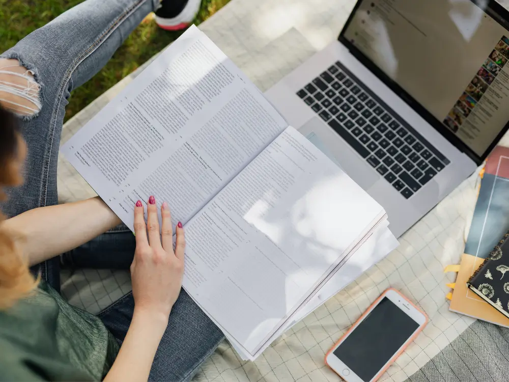 10 livros que toda mulher 40+ precisa ler para empreender com coragem e visão