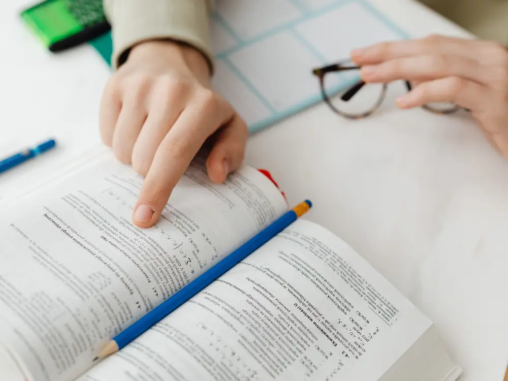 Mulheres 40+ que estudam: coragem, recomeço e novas possibilidades.