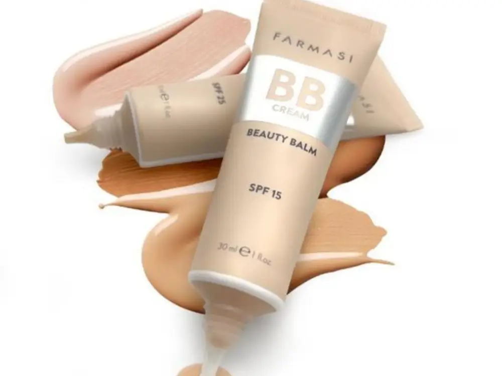 serlevve - 2025-10-02T080428.609 “Maquiagem natural para pele madura: realce sua beleza com leveza e praticidade.”