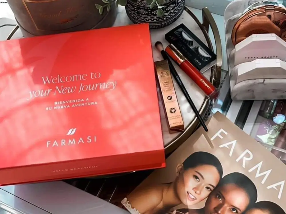 Caixa box de bem-vinda a FARMASI, para cliente vip ou influencer.