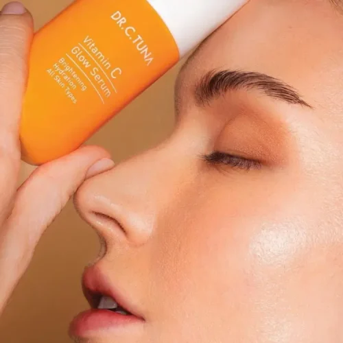 A Melhor Vitamina C Facial Para a Mulher 40+